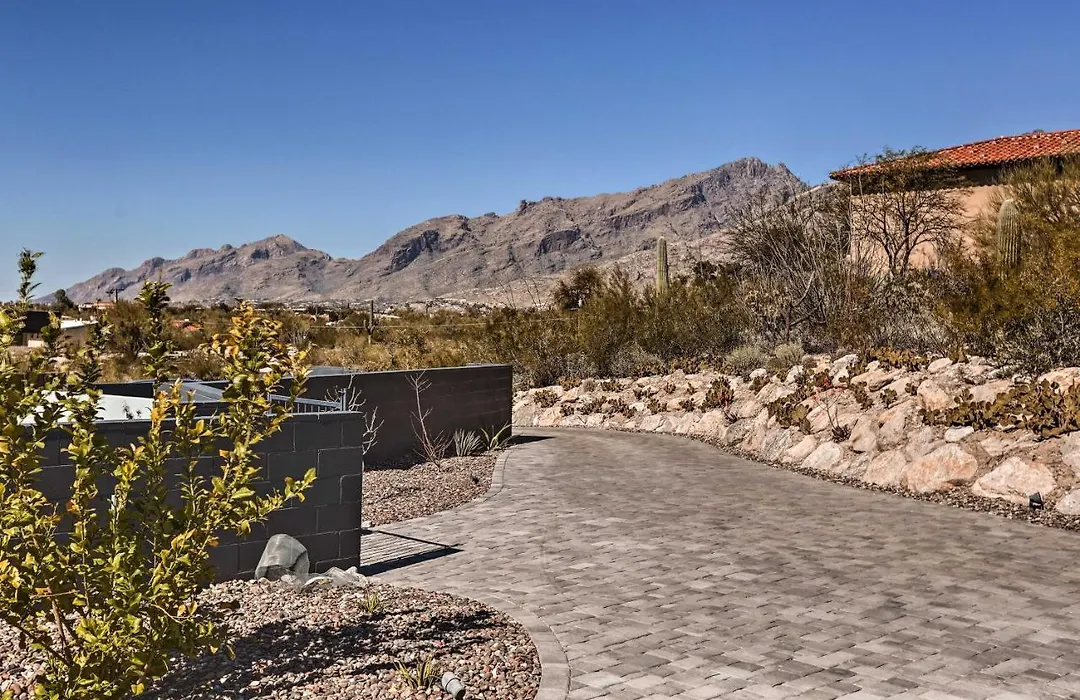 Modern Desert Dwelling With Panoramic Views!-1